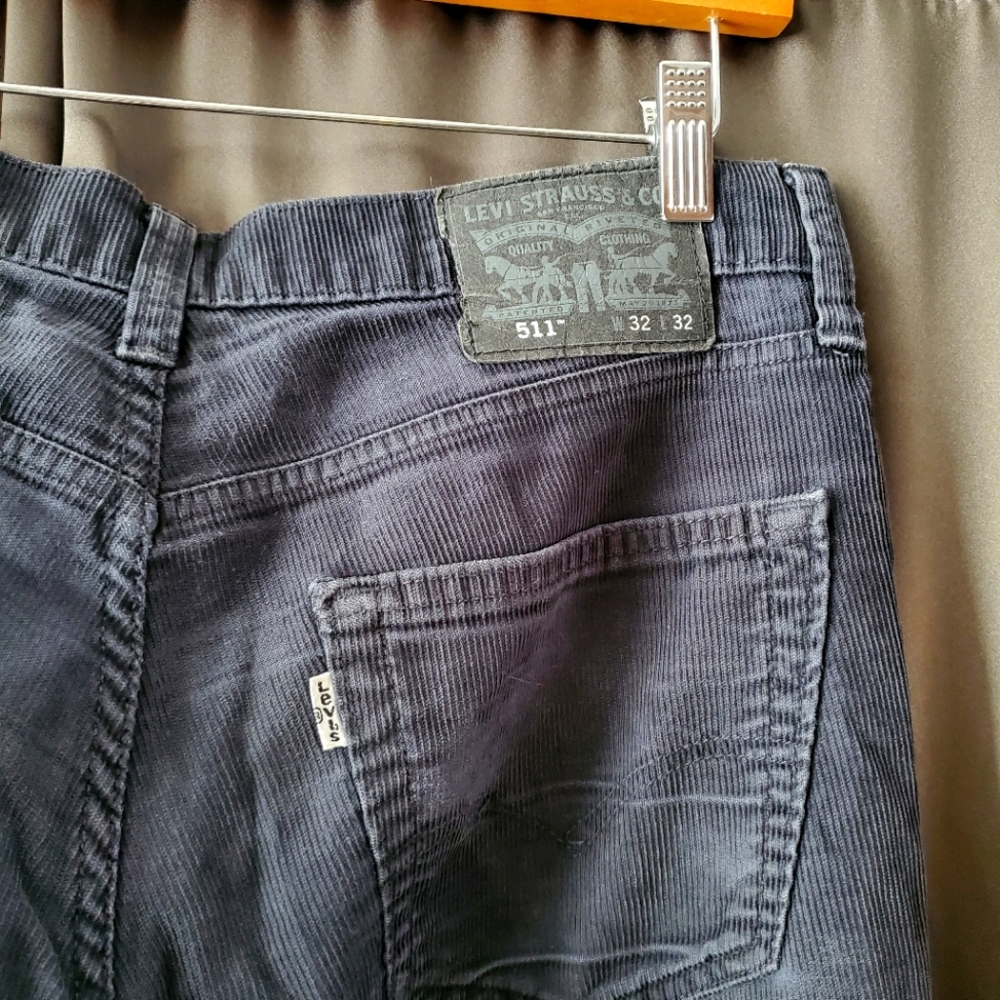 Dark blue/black Corduroy Levi's